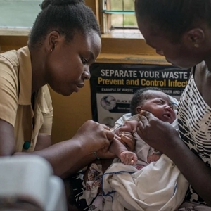 Thêm 3 nước triển khai vaccine sốt rét